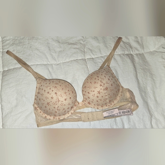 Victoria's Secret Intimates & Sleepwear Vs Dream Angels Victorias
